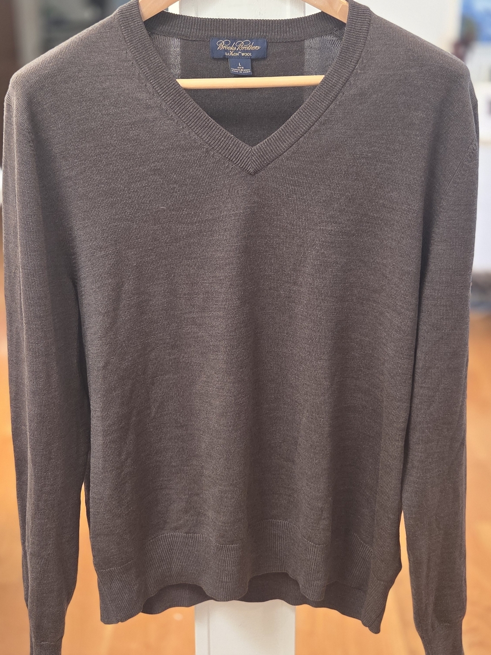 Brooks Brothers Men's Large (L) 100% Saxxon Wool Brown V-Neck Sweater GUC
